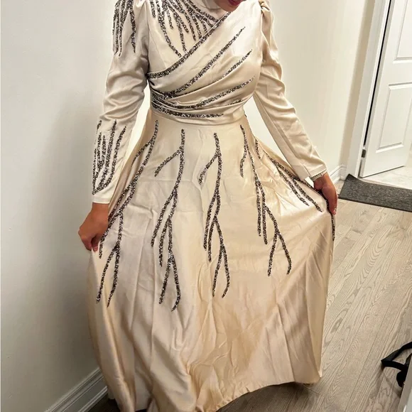 Modest women party dress in Beige with full sleeves - Picture 2 of 5